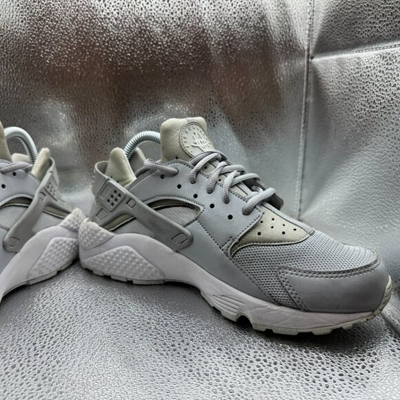 Size 9.5 - Nike‎ Air Huarache SE Runner Wolf Gray Womens Sneakers 634835-032 - Picture 5 of 10